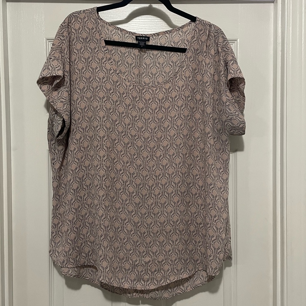 torrid Pink and Black Geometric Short Sleeve Blouse